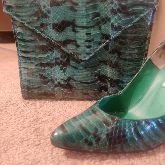 1980s vintage green snakeskin high heel stiletto pumps with matching clutch purs - Picture 3 of 7
